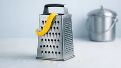 Banaaninkuoren raastaminen: näin saat kuoresta kuitua ja vähemmän biojätettä